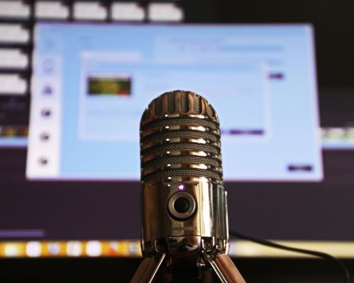 Professional Corporate podcast services in the UK