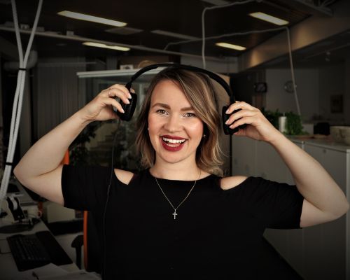 Professional Podcast Host sevice in the UK